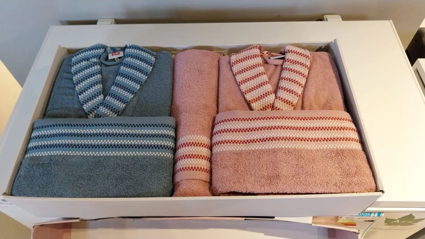 Tac Porodični set bademantila Alba, Teget-roze